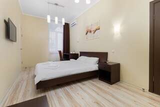 Апарт-отели ApartHotel LeonRooms Одесса Улучшенные апартаменты-7