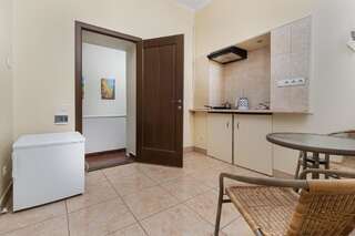 Апарт-отели ApartHotel LeonRooms Одесса Улучшенные апартаменты-13